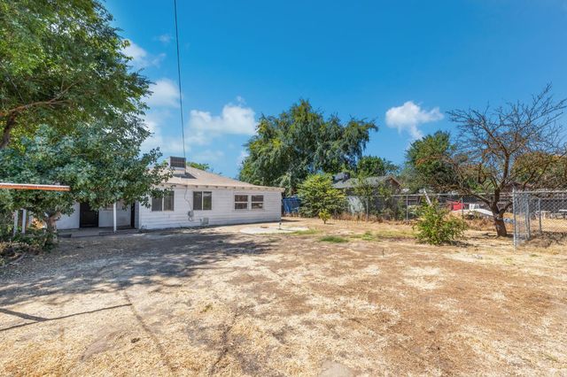 1528 W Cortland Avenue, Fresno, CA 93705