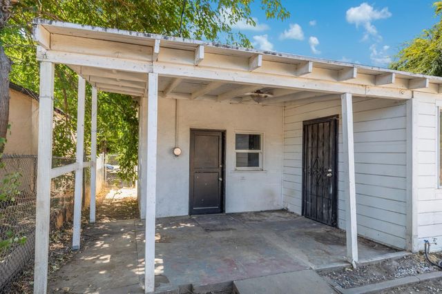 1528 W Cortland Avenue, Fresno, CA 93705