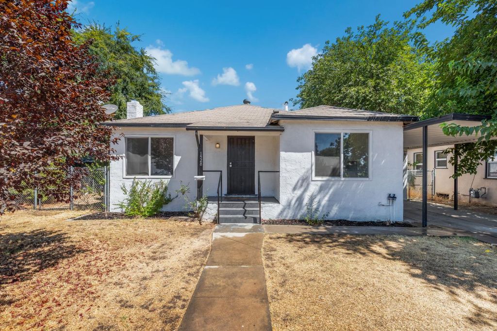 Image 1 of property listing at 1528 W Cortland Avenue, Fresno, CA 93705