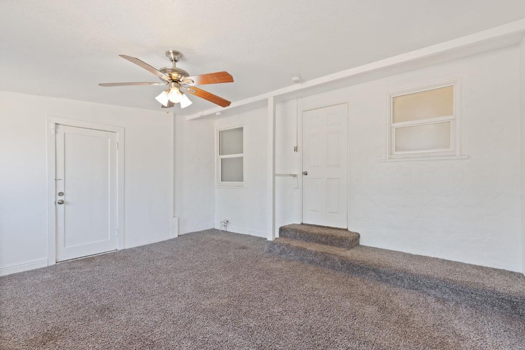 Image 19 of property listing at 1528 W Cortland Avenue, Fresno, CA 93705