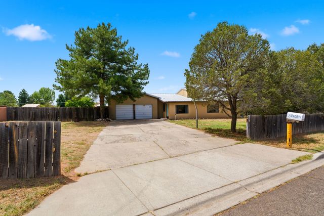 2502 Cactus lane, Santa Fe, NM 87502