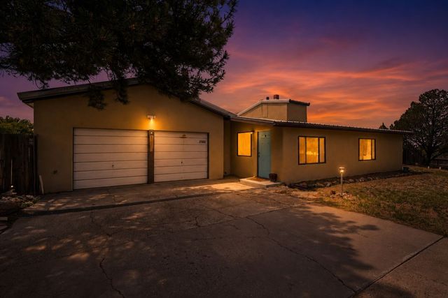 2502 Cactus lane, Santa Fe, NM 87502