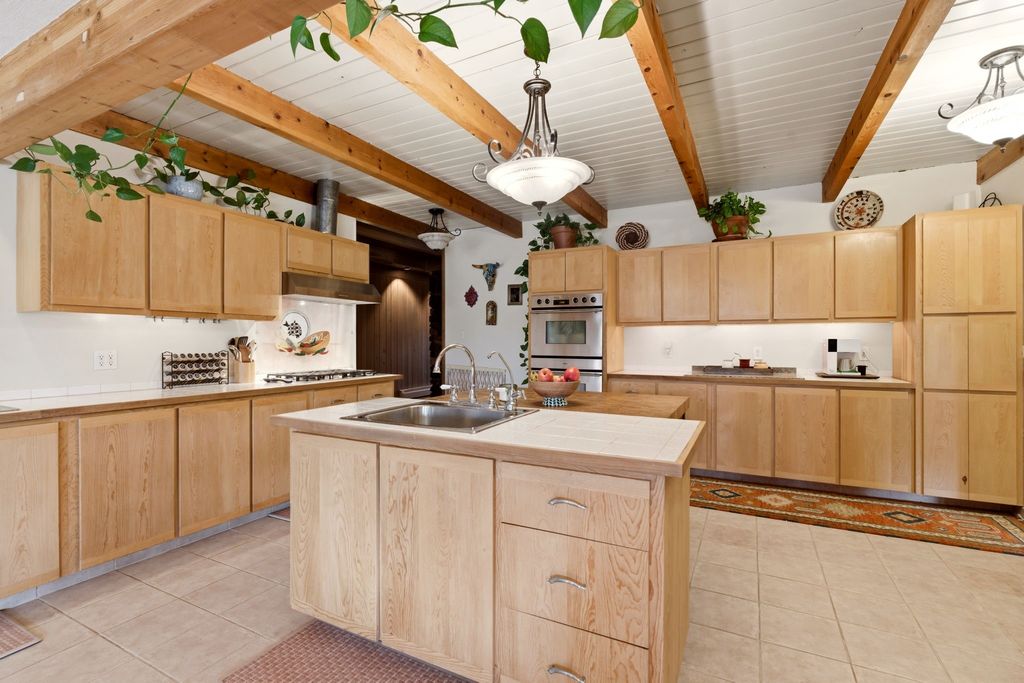 2502 Cactus lane, Santa Fe, NM 87502