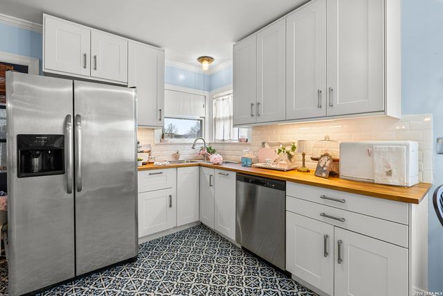 2006 W Woodlawn Ave, San Antonio, TX 78201