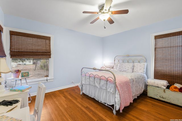 2006 W Woodlawn Ave, San Antonio, TX 78201