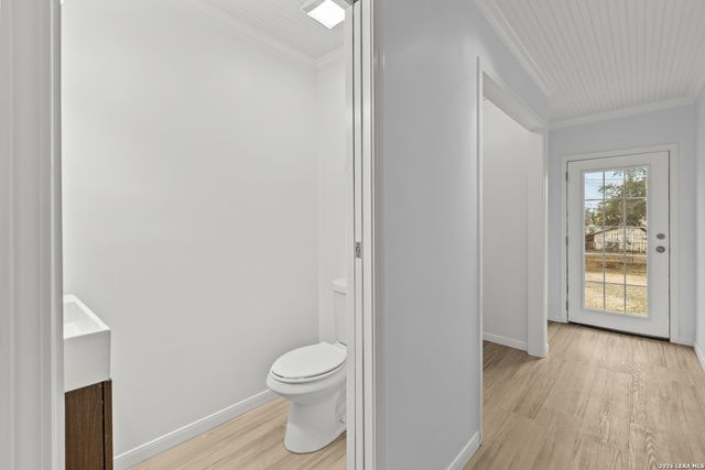 2006 W Woodlawn Ave, San Antonio, TX 78201