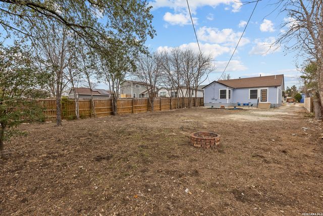 2006 W Woodlawn Ave, San Antonio, TX 78201