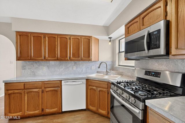7419 MISSION VIEJO Drive, El Paso, TX 79912