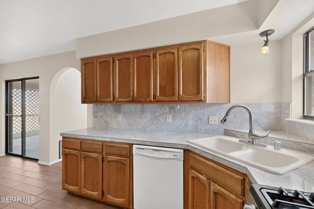 7419 MISSION VIEJO Drive, El Paso, TX 79912
