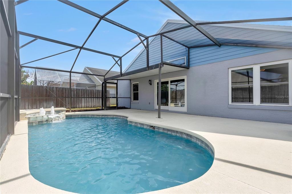 Image 2 of property listing at 11429 KENLEY CIRCLE, Orlando, FL 32824