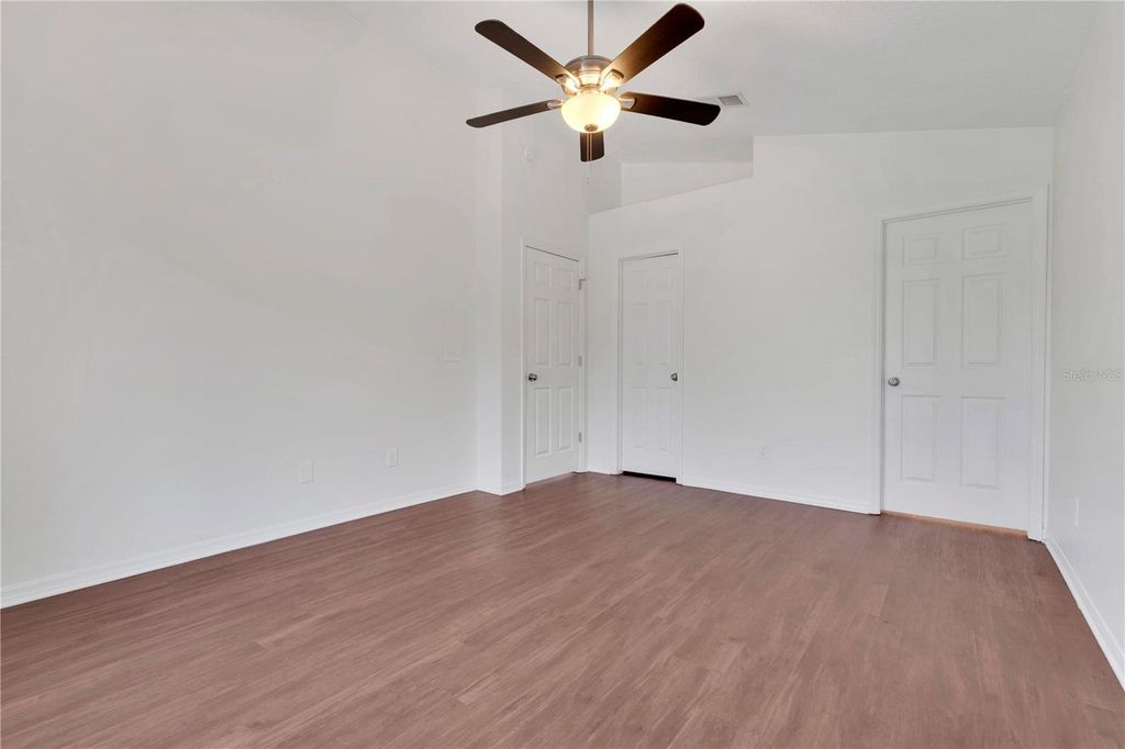 Image 11 of property listing at 11429 KENLEY CIRCLE, Orlando, FL 32824