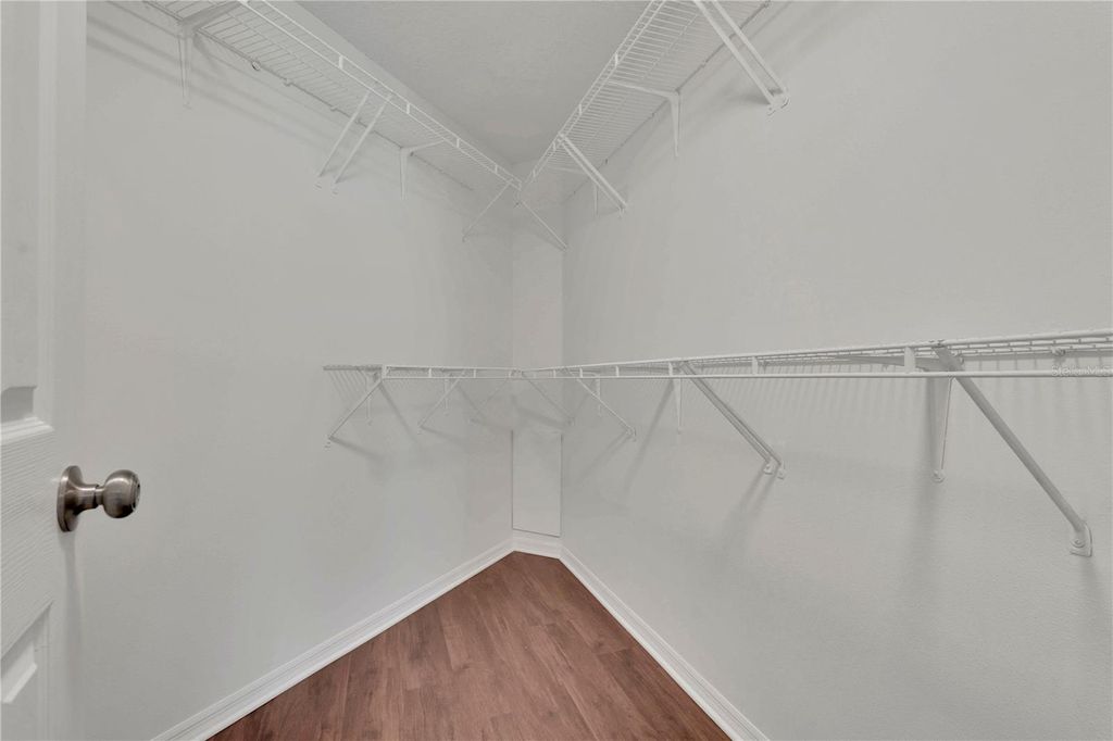 Image 14 of property listing at 11429 KENLEY CIRCLE, Orlando, FL 32824