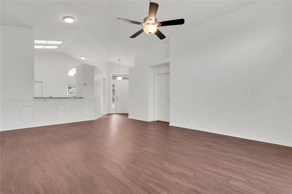 Image 4 of property listing at 11429 KENLEY CIRCLE, Orlando, FL 32824