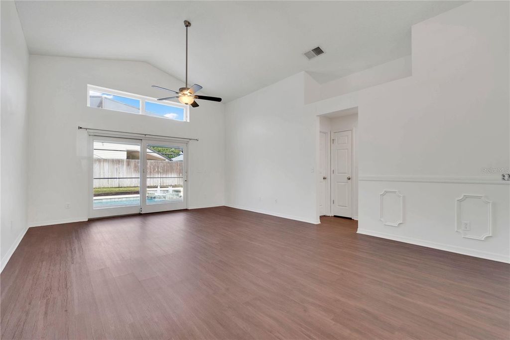 Image 5 of property listing at 11429 KENLEY CIRCLE, Orlando, FL 32824