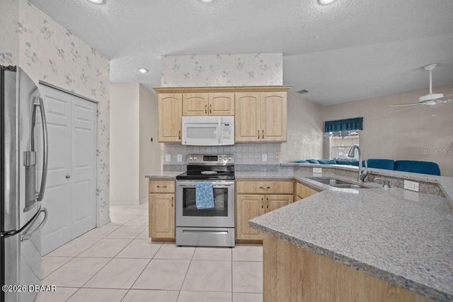 28 Cedar Point Drive, Palm Coast, FL 32164