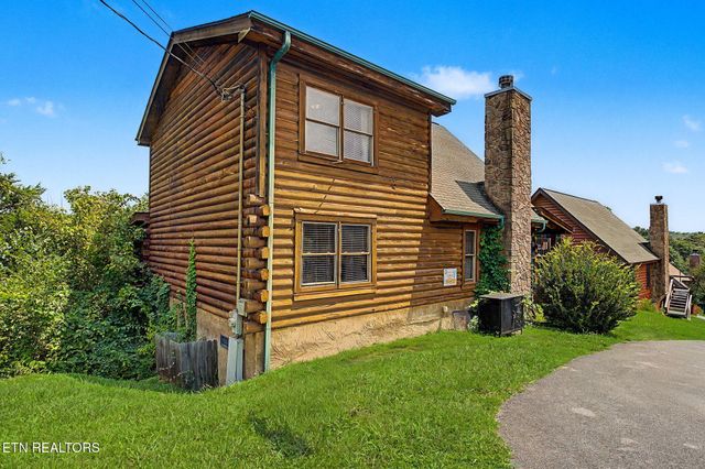 2223 Eagle Feather Drive, Sevierville, TN 37876