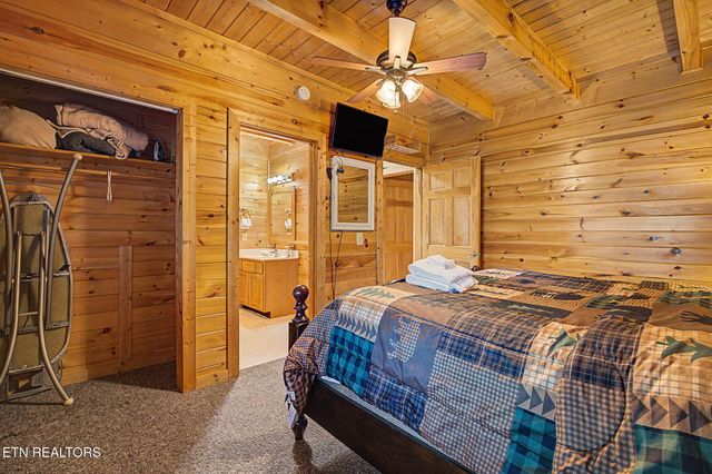 2223 Eagle Feather Drive, Sevierville, TN 37876
