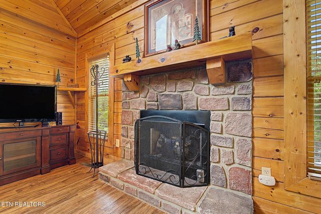 2223 Eagle Feather Drive, Sevierville, TN 37876
