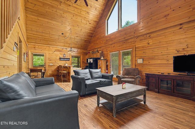 2223 Eagle Feather Drive, Sevierville, TN 37876