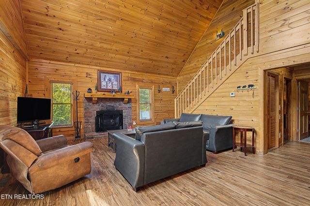 2223 Eagle Feather Drive, Sevierville, TN 37876