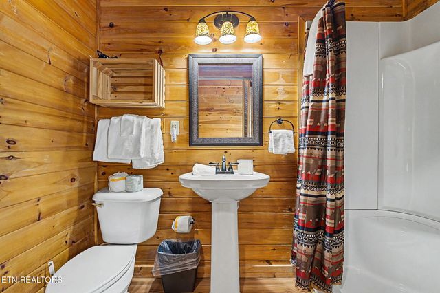 2223 Eagle Feather Drive, Sevierville, TN 37876