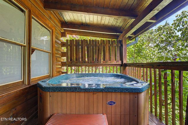 2223 Eagle Feather Drive, Sevierville, TN 37876