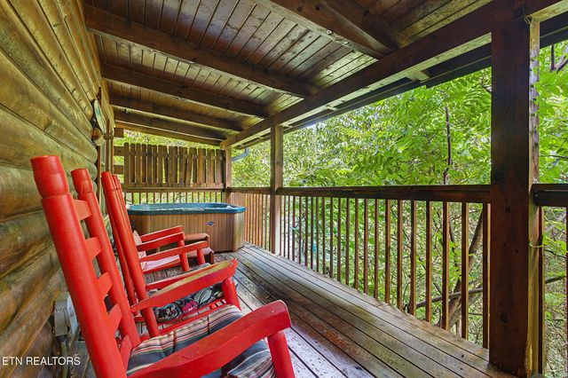 2223 Eagle Feather Drive, Sevierville, TN 37876