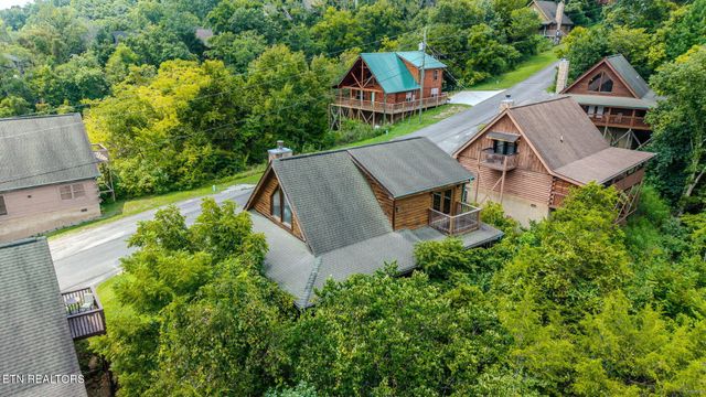 2223 Eagle Feather Drive, Sevierville, TN 37876