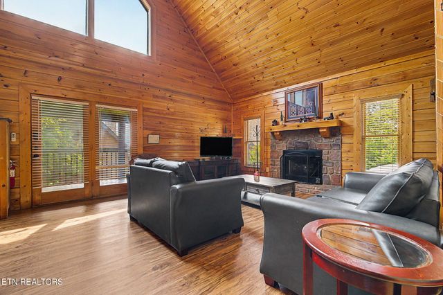 2223 Eagle Feather Drive, Sevierville, TN 37876