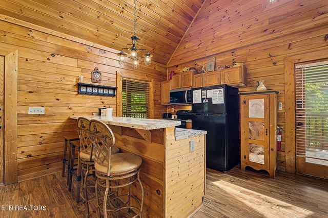 2223 Eagle Feather Drive, Sevierville, TN 37876