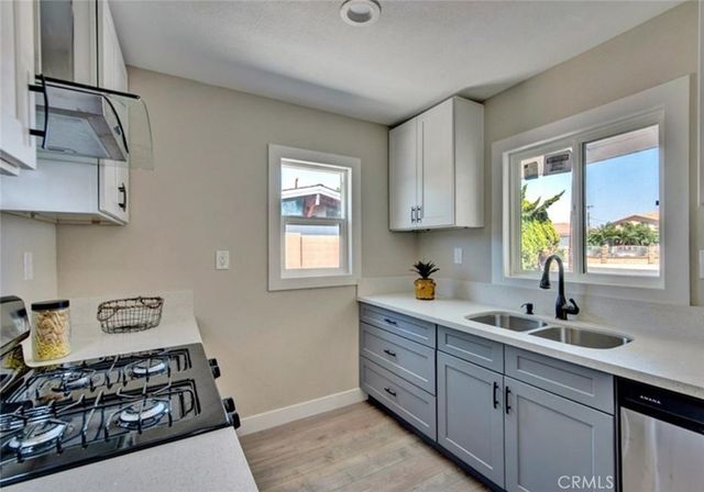 11901 Santa Cruz, Stanton, CA 90680