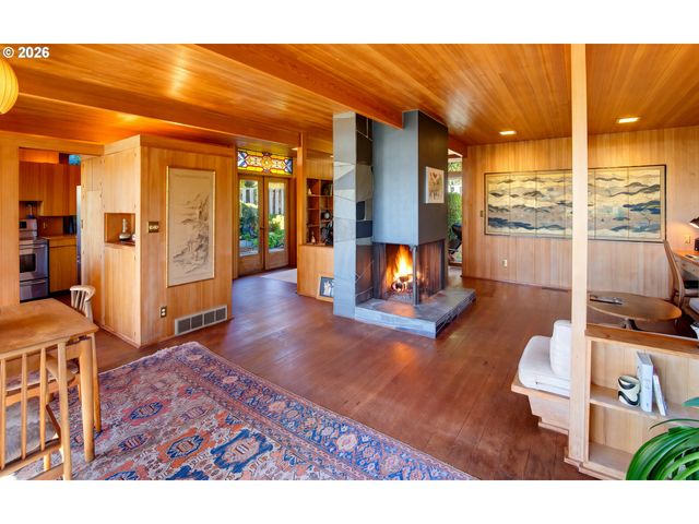 4163 Sw COUNCIL CREST Dr, Portland, OR 97239