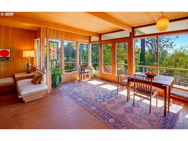4163 Sw COUNCIL CREST Dr, Portland, OR 97239