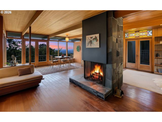 4163 Sw COUNCIL CREST Dr, Portland, OR 97239