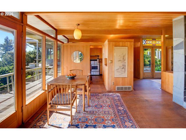 4163 Sw COUNCIL CREST Dr, Portland, OR 97239