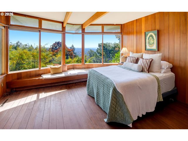 4163 Sw COUNCIL CREST Dr, Portland, OR 97239