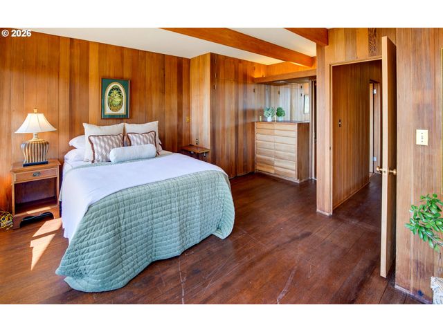 4163 Sw COUNCIL CREST Dr, Portland, OR 97239