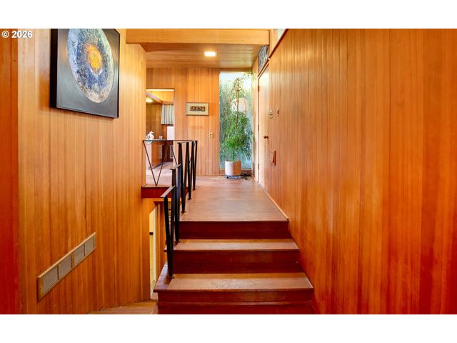 4163 Sw COUNCIL CREST Dr, Portland, OR 97239