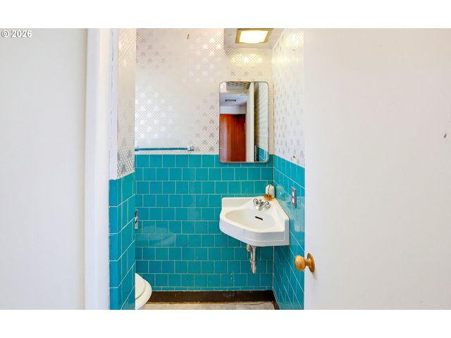 4163 Sw COUNCIL CREST Dr, Portland, OR 97239