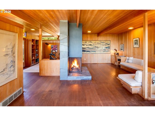 4163 Sw COUNCIL CREST Dr, Portland, OR 97239