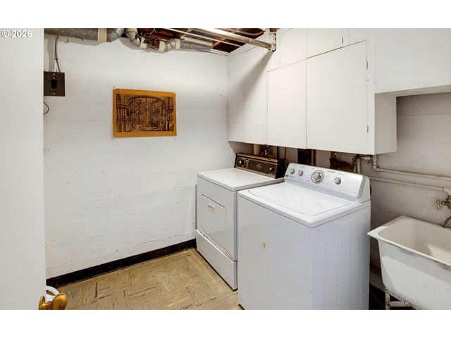 4163 Sw COUNCIL CREST Dr, Portland, OR 97239