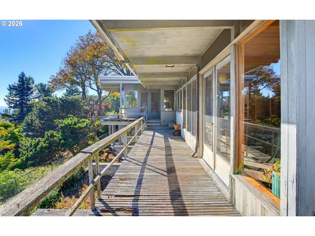 4163 Sw COUNCIL CREST Dr, Portland, OR 97239