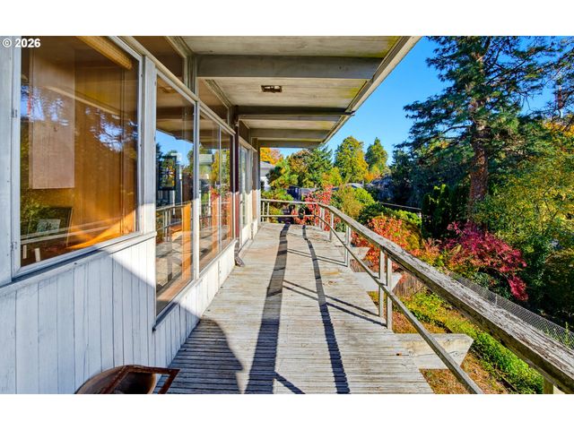 4163 Sw COUNCIL CREST Dr, Portland, OR 97239