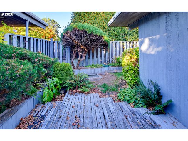 4163 Sw COUNCIL CREST Dr, Portland, OR 97239
