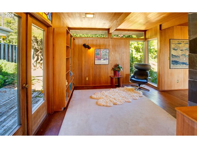 4163 Sw COUNCIL CREST Dr, Portland, OR 97239