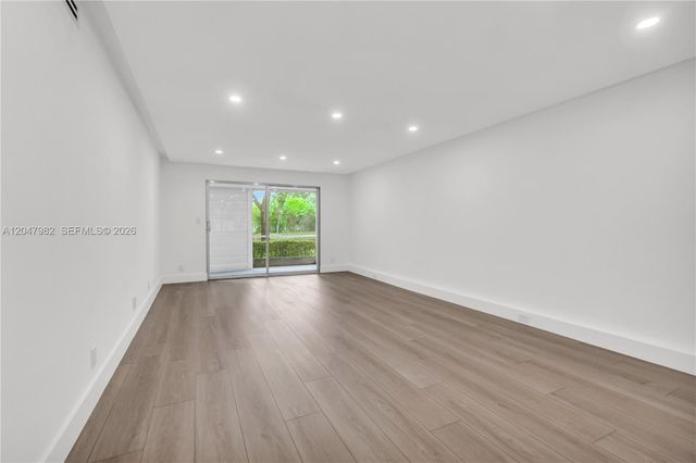 2101 Lucaya Bnd E1, Coconut Creek, FL 33066