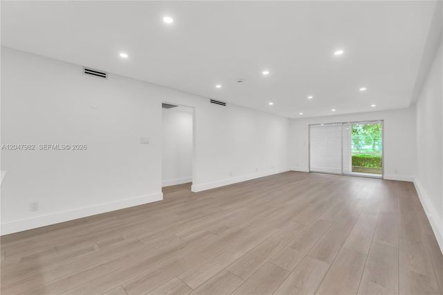 2101 Lucaya Bnd E1, Coconut Creek, FL 33066