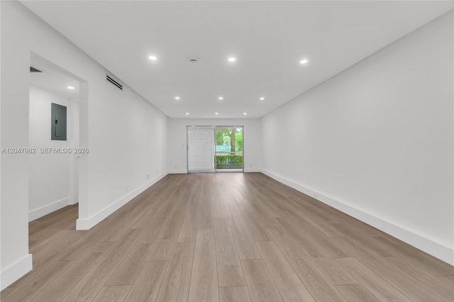 2101 Lucaya Bnd E1, Coconut Creek, FL 33066