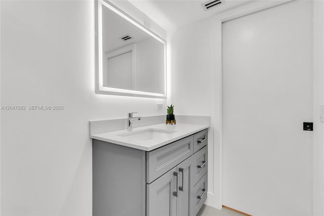 2101 Lucaya Bnd E1, Coconut Creek, FL 33066