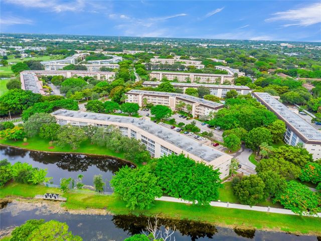 2101 Lucaya Bnd E1, Coconut Creek, FL 33066